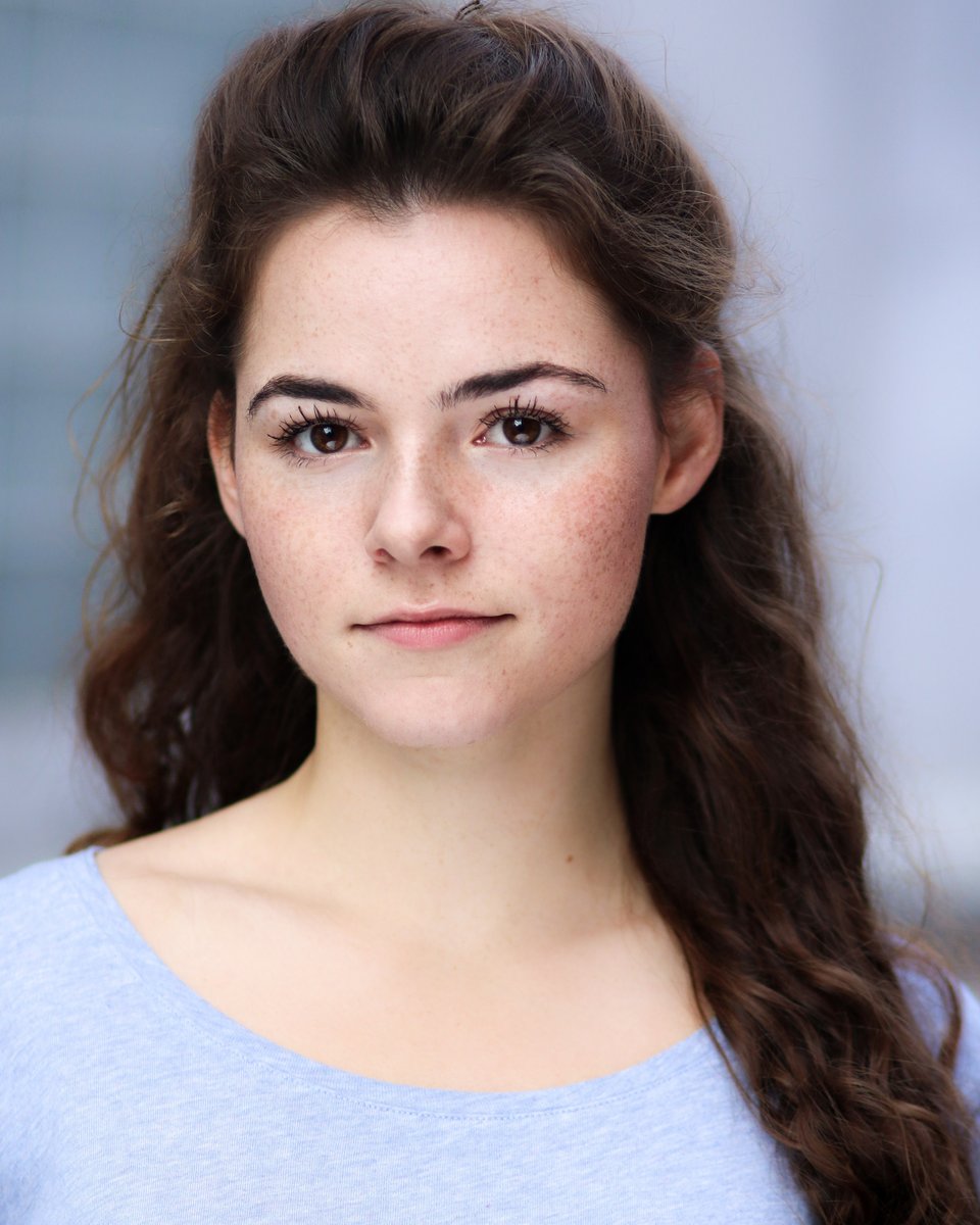 Our final, lovely 2020 graduate to introduce is <a href="/JulietIbb/">Juliet Ibberson</a>, a graduate of @E15actingschool.

Since graduating she has kept herself busy by working in primary schools, trying to make the world's chocolate brownies, and researching her family tree back to 1656! 

Welcome, Juliet!