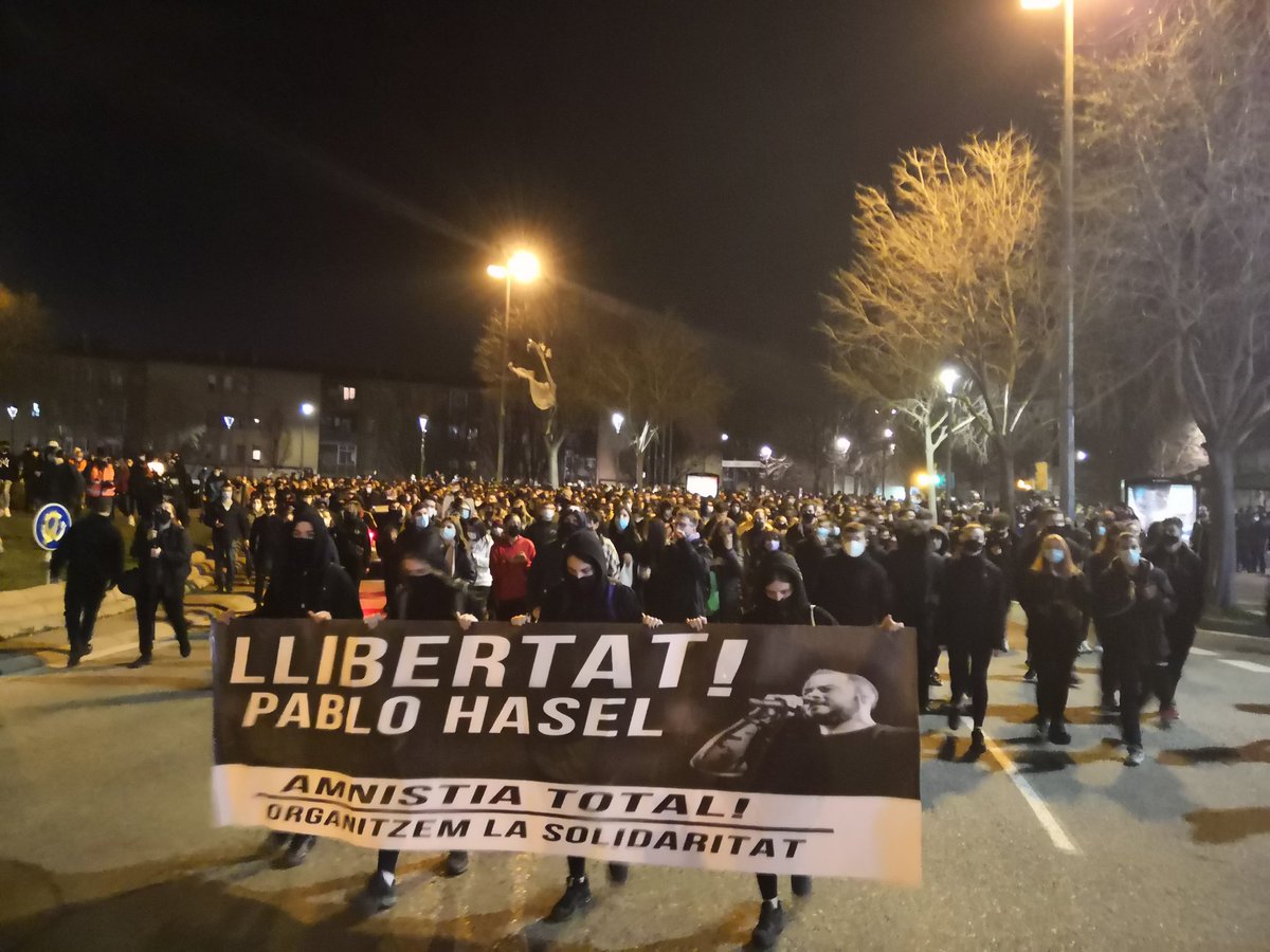 Ni l'assetjament dels cossos repressius podrà aturar la lluita per la llibertat del nostre company #LlibertatPabloHasel