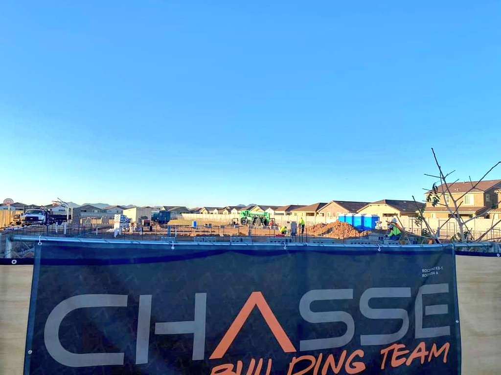 QCUSD_Super's tweet photo. .@qcusd continues to grow..... here is a picture of a new classroom addition that is underway at SVE! @SVE_QCUSD @CadenceGateway @CHASSEteam @QCUSDCON
#QCLeads #queencreek #mesa #QCUSDisGrowing #ChooseQCUSD https://t.co/YGCCRBYehy