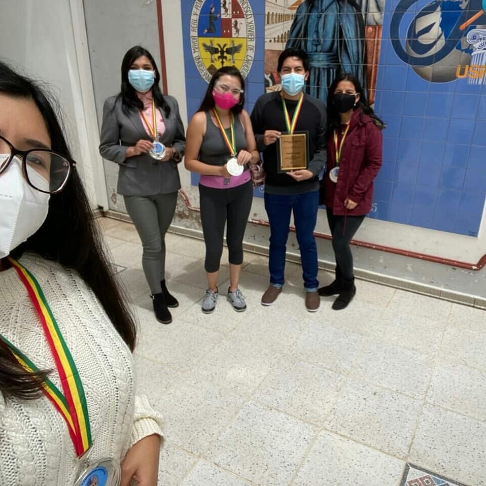 MarketingUsfx's tweet photo. Reconocimiento #PrimerLugar Jornadas y Exposición Científica V.5 #USFX
#IngComercial #IngIndustrial 🤩🤓
#Marketing #Investigación https://t.co/9UnOXVZ6r3