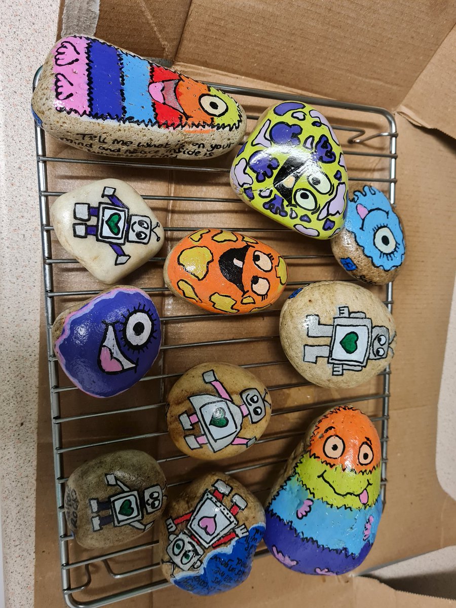 sjpwhitehead's tweet photo. Things are still a struggle but its helped me alot today making these #worrypets - keeping my mind and hands busy whilst helping with a #mentalhealth event for Salford's young people ❤ @MadPride19 @Community_Pride #ArtsPlayHealth #art4wellbeing #Mindfulness https://t.co/qlRp3682pA