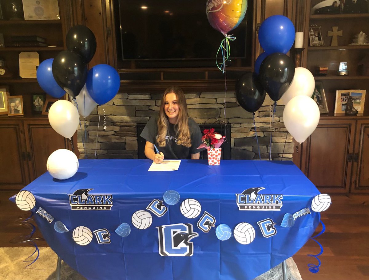 vball_lchs's tweet photo. Congratulations to our senior outside Jordayn Murphy on her signing with Clark College. Looking forward to more volleyball in your future! Congrats kid!! https://t.co/I2nzXZ8dYZ