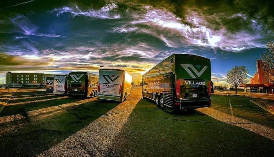 IMGmotorcoach's tweet photo. Cold weather makes us dream of travel. Touring around the United States this spring, summer and fall means we should start planning now. Take a family vacation, a group of friends, and travel in a luxury motorcoach, plenty of room and we will do the driving.

#goIMG https://t.co/4hWsnY0hLu