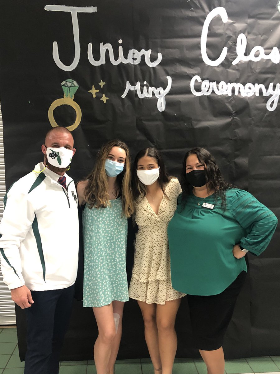 EvanaFretterd's tweet photo. I am so proud of these two young ladies @haileybovino and @raygiaccone representing the @fpchs2022 great job tonight! @FPCHS @FlaglerSchools @FPCSGA https://t.co/6cmBPsuui5