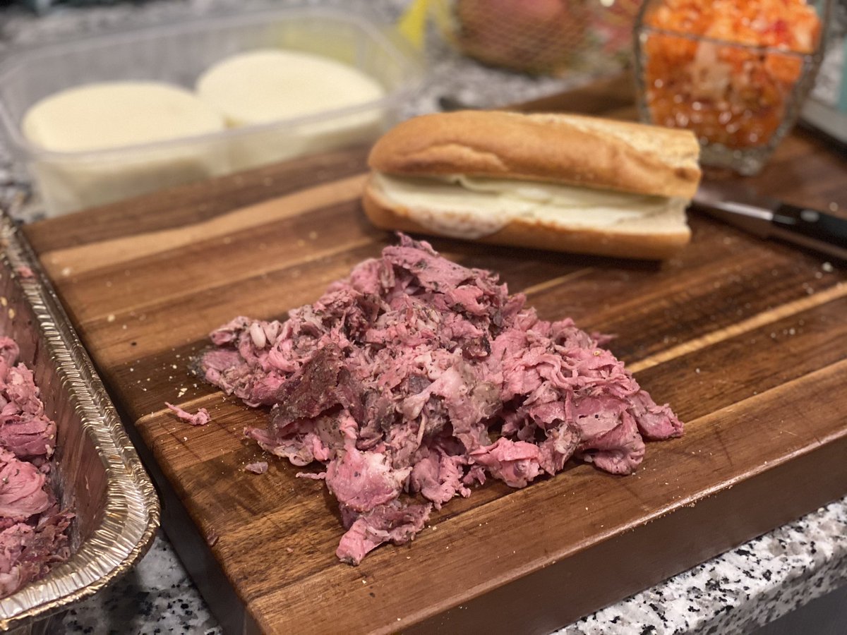 chatham58's tweet photo. Sandwich makin’ time, only way to do your Italian beef:

✅ Warm, crusty French roll

✅ Extra provolone 

✅ Giardiniera 

✅ Dipped https://t.co/sPt7l8E338