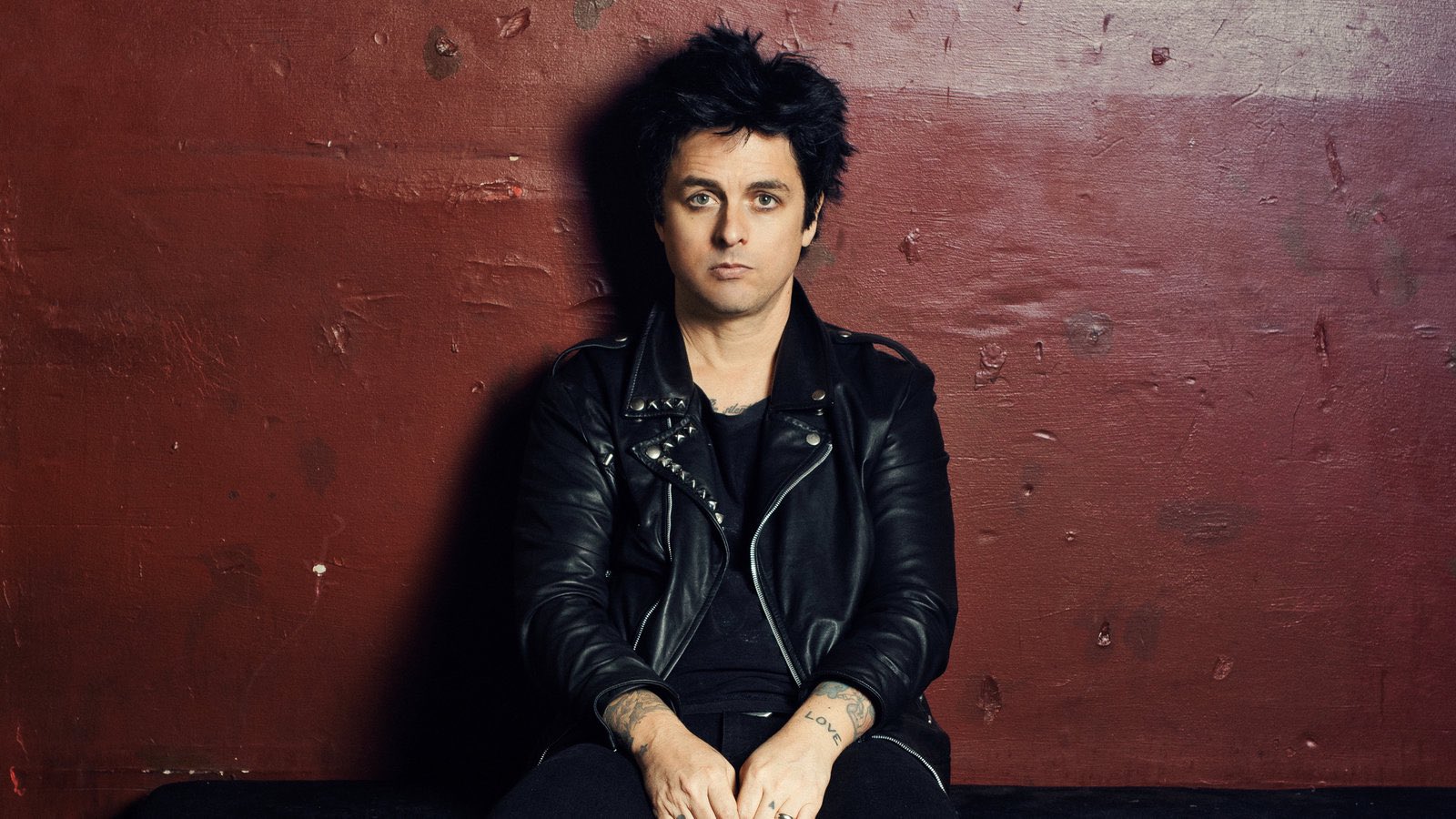 Happy 49th Birthday to frontman, Billie Joe Armstrong! 