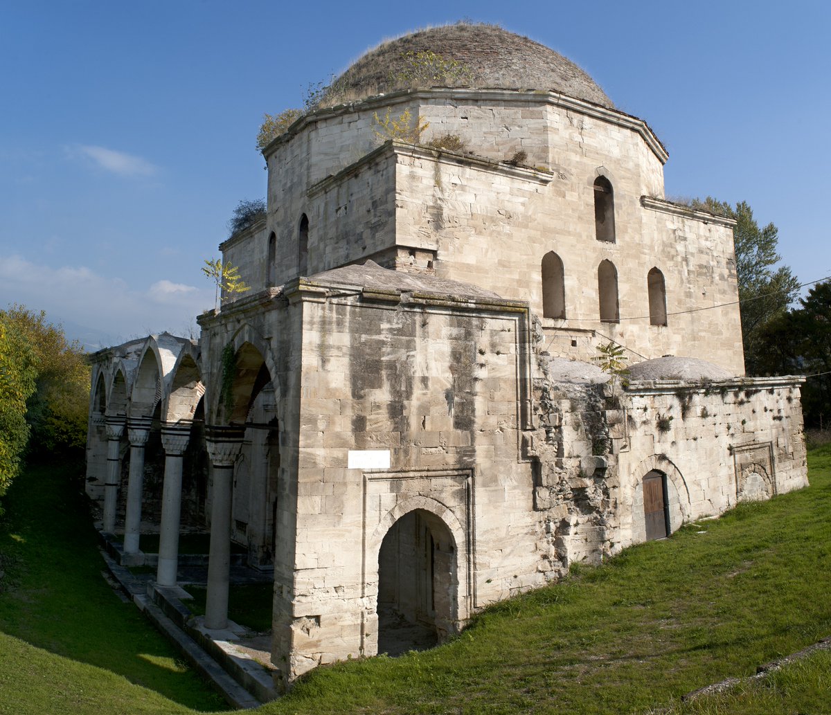 Mehmed Bey Mosque, SerezThis late-15th Century mosque is the largest and oldest surviving former mosque of Serres. Suffered extensive damage as the city was cleansed off Muslims, today the building is derelict and unused.