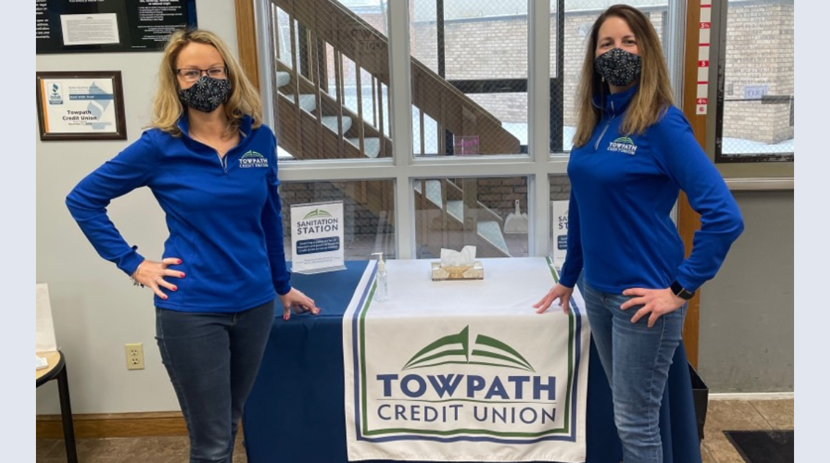 TowpathCU's tweet image. That feeling when you accidentally come to work twinning with your coworker (face masks and all)! #WeAreTowpathCU