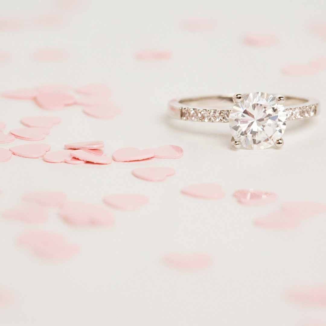 wheredreamslead's tweet photo. Did you know more people get engaged between Thanksgiving and Valentine's Day than any other time of the year?  Who got engaged this engagement season?  Let's see those rings!  💍 💕

#engaged #engagementring #honeymoon #destinationwedding #dreamsanddestinations https://t.co/kOWCuVvgIt