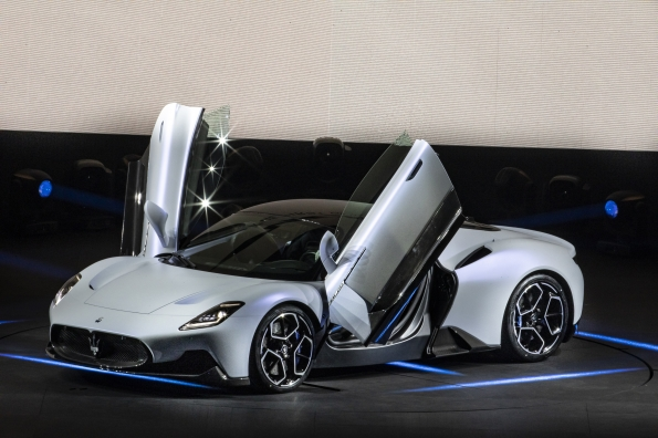 Maserati mc20. Maserati mc20. Maserati mc20 зеленая. Maserati mc20 2021. Maserati mc20.