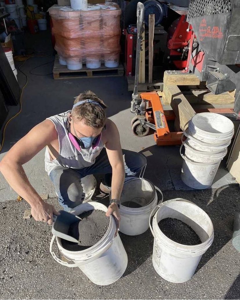 DrPhiltill's tweet photo. From @ExolithLab IG account: “Special shout-out to all of our amazing #SimulantTechs who spend their shifts layered in both terrestrial and *simulated* extraterrestrial👽 dirt! We appreciate your sweat and passion for regolith development ⛏
#ExolithEmployees #HowToMakeSpaceDirt” https://t.co/DFMUrMZ8ce