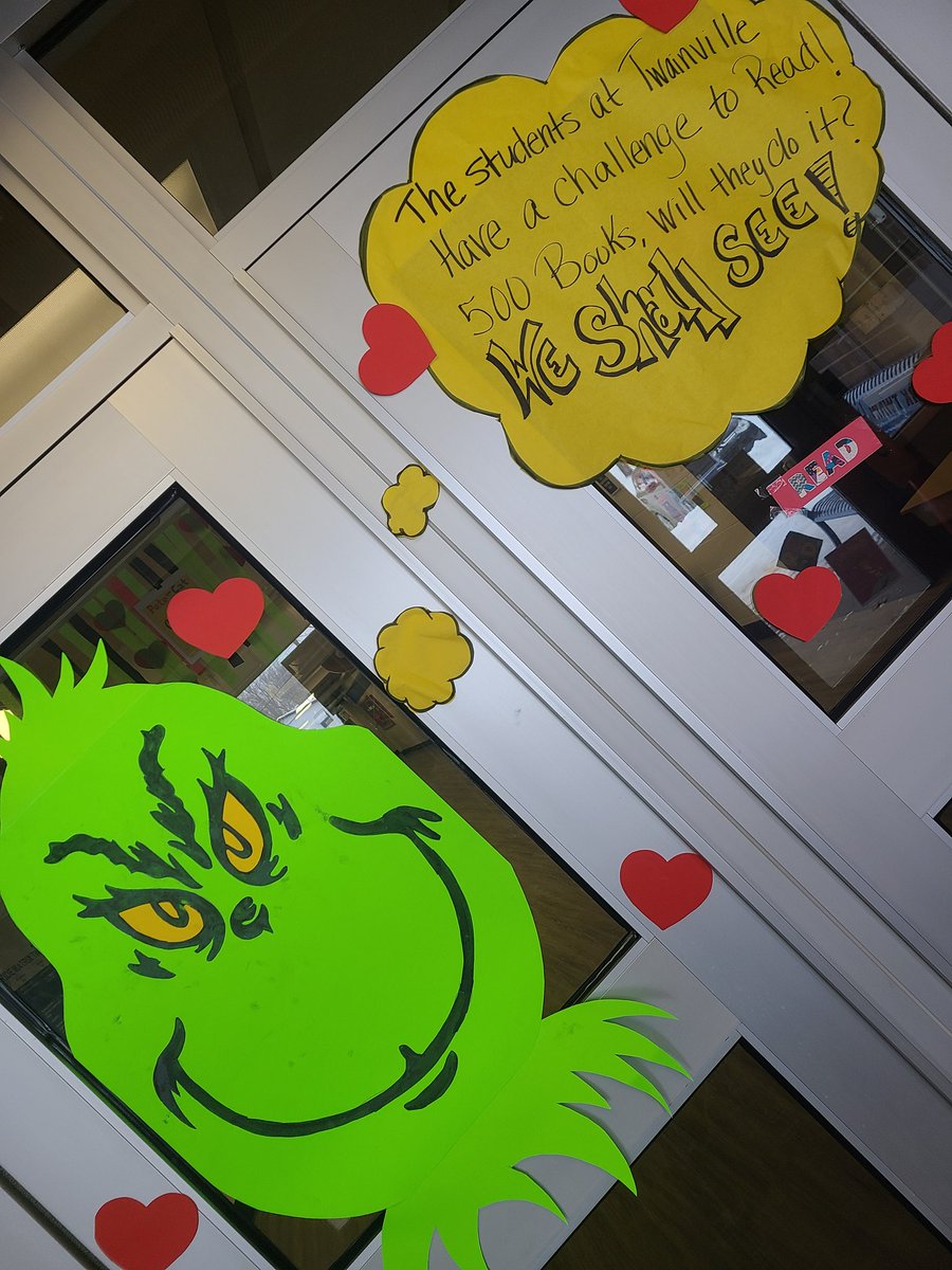 cammielib1's tweet photo. The Grinch's heart is growing small, but reading books will fix it all! What shenanigans will he have in store? Twain Comets are reading books to find out more! #spsreads @CometsMark https://t.co/fxFoqWlDGU