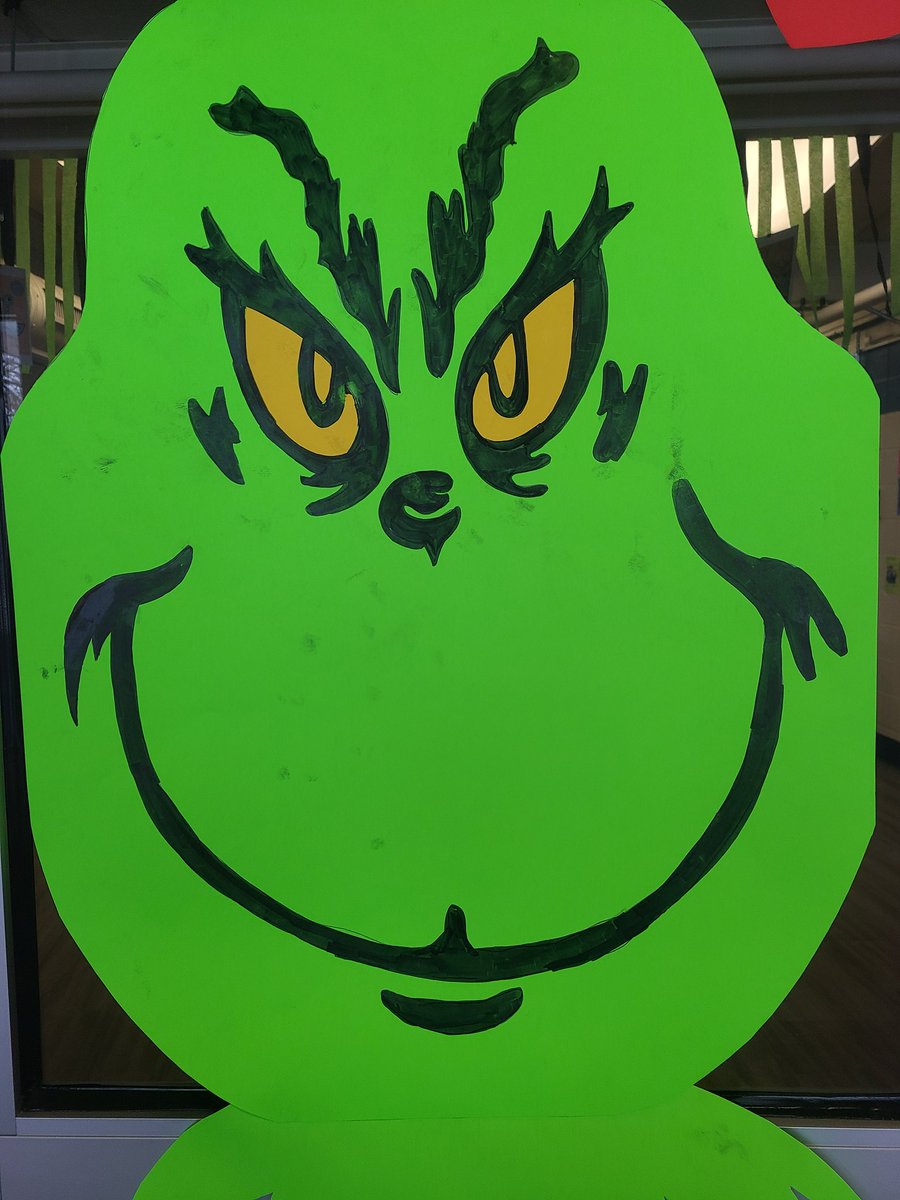 cammielib1's tweet photo. The Grinch's heart is growing small, but reading books will fix it all! What shenanigans will he have in store? Twain Comets are reading books to find out more! #spsreads @CometsMark https://t.co/fxFoqWlDGU