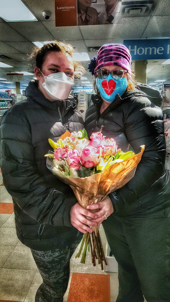 kelligal14's tweet photo. @CMOH_NL I was surprised with flowers at the pharmacy and for my birthday my friend brought groceries for someone in need to honour my Alyssa https://t.co/qvnTVRvd6Z
