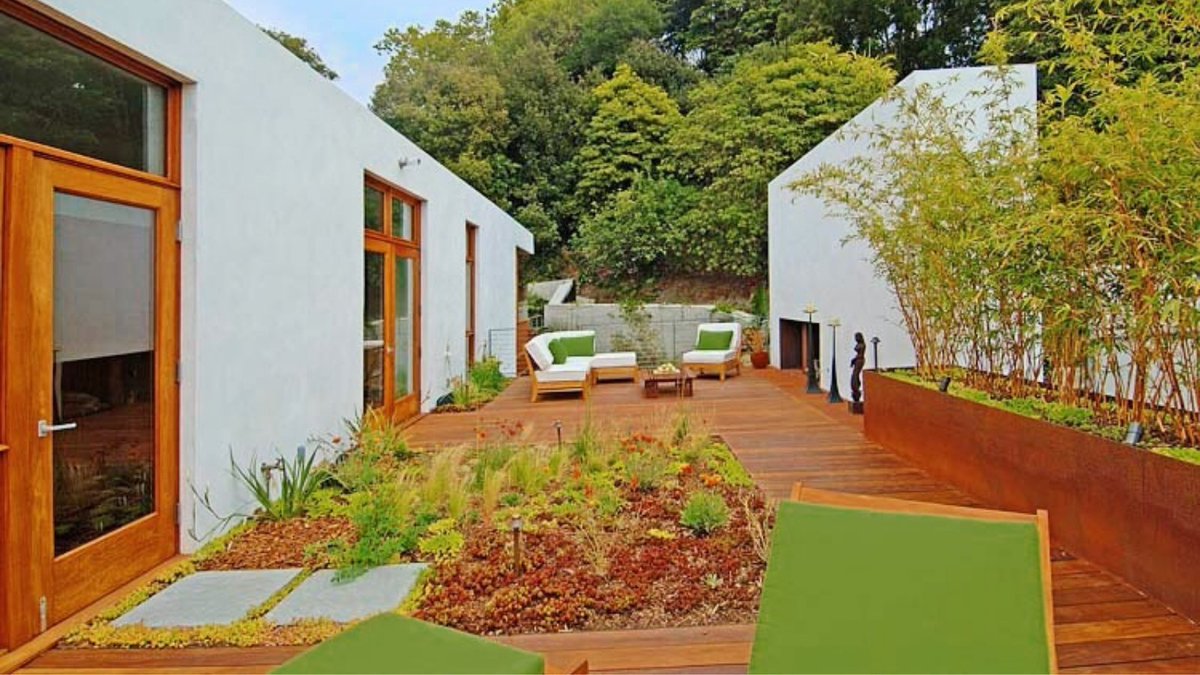 TSDesignBuild's tweet photo. This is a roof deck. And it’s a beautiful and environmentally friendly expansion of your living space. Our dedication to sustainability includes maximizing your connection to the outdoors, so you can enjoy a piece of our beautiful planet.

#greenery #outdoorgarden #patiogarden https://t.co/rh1i9fD1v8