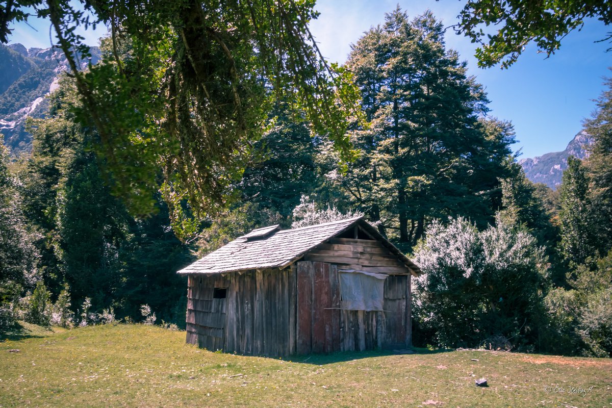 erib1977's tweet photo. Valle de Cochamó.
Región de los Lagos 🇨🇱.
.
8 de febrero 2021.
.
#chile #trekking #hiking #outdoors #paisaje #landscape #fotografia #nature #hike #naturephotography #photo #adictoachile #MarcaChile #visitchile #goforchile #adictoachile #cochamó #canon #tamromchile https://t.co/dSm4HBIscE