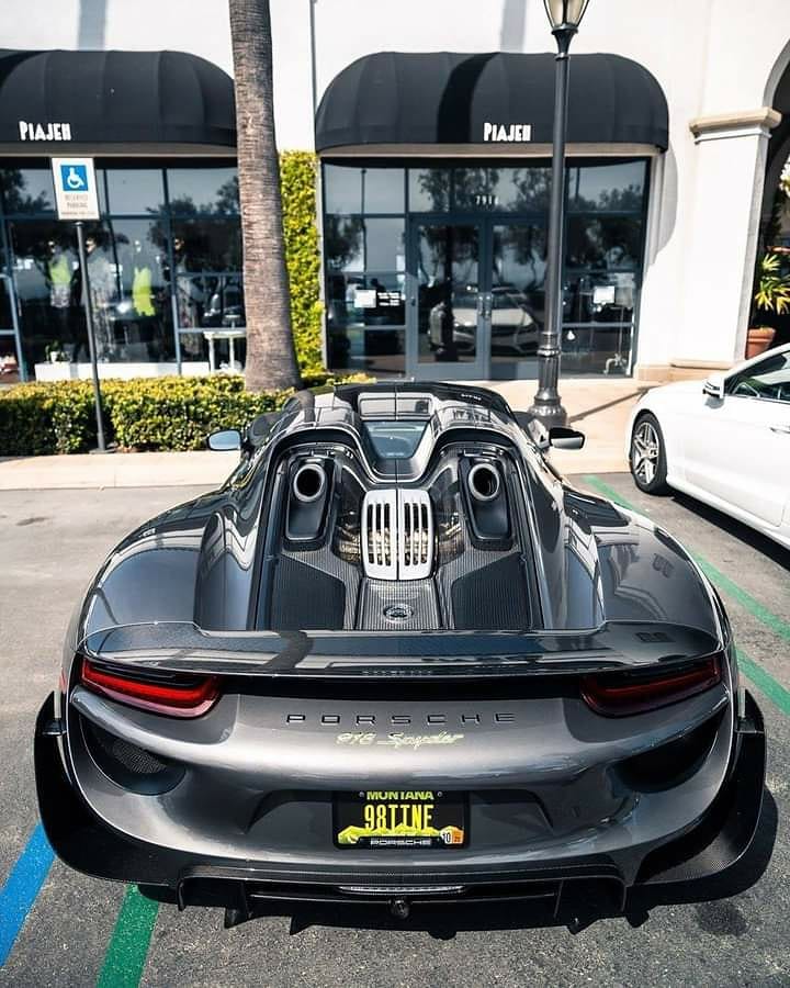Info_Transpor's tweet photo. Porsche 918 Spyder 🌱💚🔥

#porsche918 #porsche918spyder  #supercars  #supercarspotting #supercarros  #porsche #supercar  #viral  #mexico #exoticcars #Transporte #Porsche #hipercar https://t.co/DQf2uuWWnz
