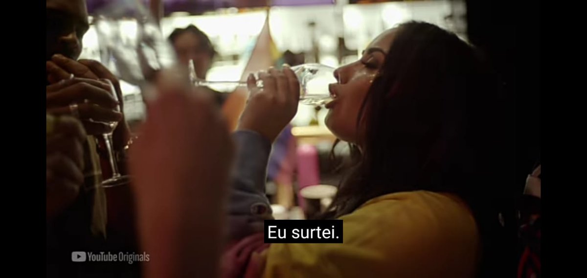 working_mybody's tweet photo. "Eu tive três derrames. Um ataque cardíaco. Meus médicos disseram que eu teria mais 5 a 10 minutos [de vida]". Meus Deus Demi :((( https://t.co/n3klvm4v0d