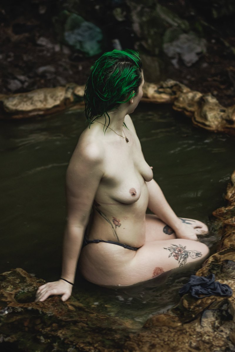 coldcasexo's tweet photo. I need to find some hot springs in Idaho, and Montana, and Eastern Oregon. 

What are some of your favorite hot spring locations? 

#hotspings #idaho #washington #Montana #Oregon #soak #adventure https://t.co/dDJf66ZtZH