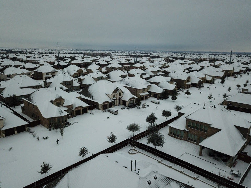 IsmatMahmood's tweet photo. Drone image of our neighborhood after #secondstorm during #TexasWinterStorm2021 ! #staysafetexas #credit a great neighbor! https://t.co/vfUbxikr1F