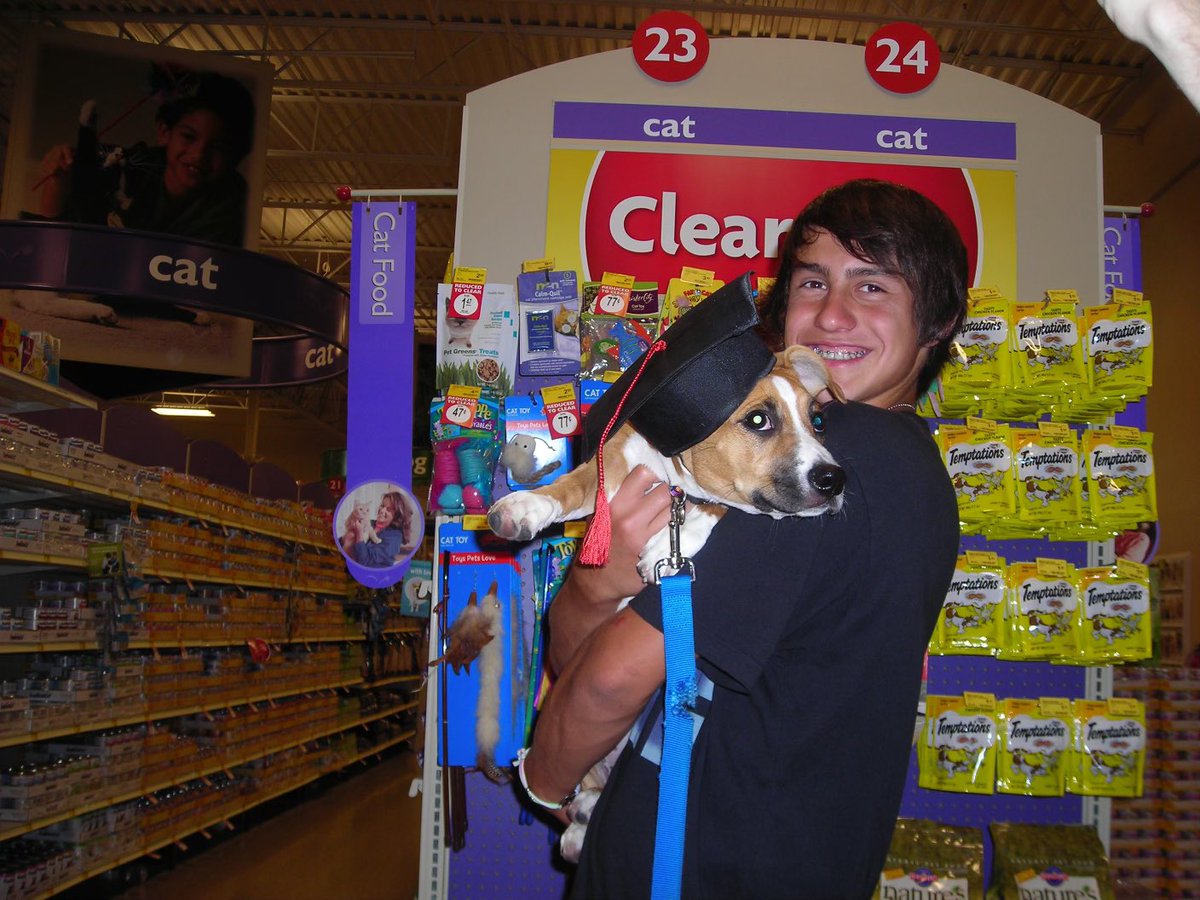 lancemrodriguez's tweet photo. Missing my little homie a lil extra today #ripgirl https://t.co/JgMPFsBmri