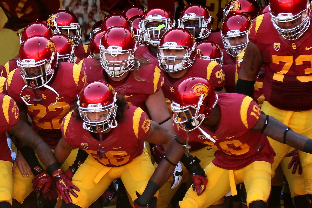 #AGTG After an amazing talk with <a href="/Coach_Naivar/">Craig Naivar</a> i am blessed to receive an offer from the USC! #FightOn <a href="/ReedHeim/">Coach Heim</a> <a href="/DentonGuyer_FB/">Denton Guyer Football</a> <a href="/coachrodneywebb/">Rodney Webb</a> <a href="/mike_gallegos16/">Mike Gallegos</a>