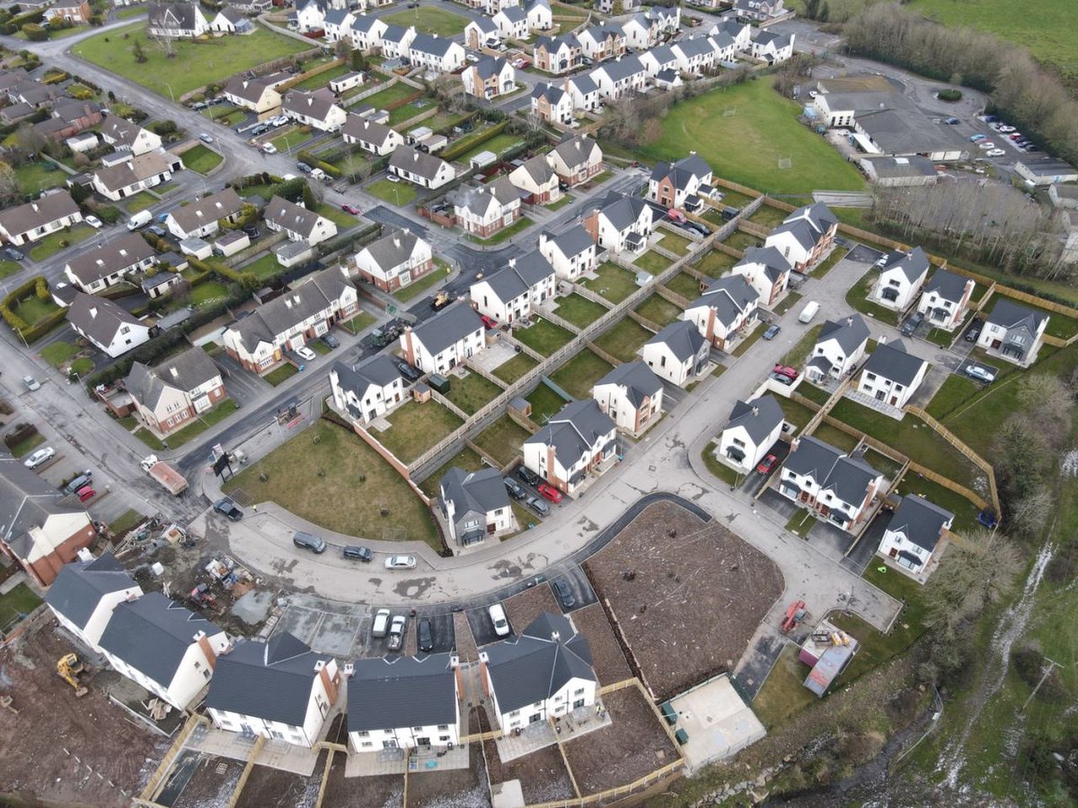 Our Plasterboarder’s fitting the final house in Lotus Homes 39 unit ‘Killuney Meadows’ in Armagh last week.

✅ Acoustic Insulation 
✅ Sound pannel Plasterboard
✅ Dot &amp; Dab Plasterboard 

#walltech #plasterboard #dotanddab #drylining #repeatclients #construction #architecture