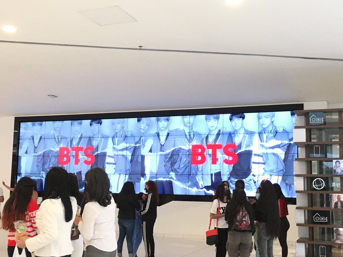 YA ESTOY EN PLAZA CLARO AAAAAA @BTS_twt #ARMYBTSEstaClaro