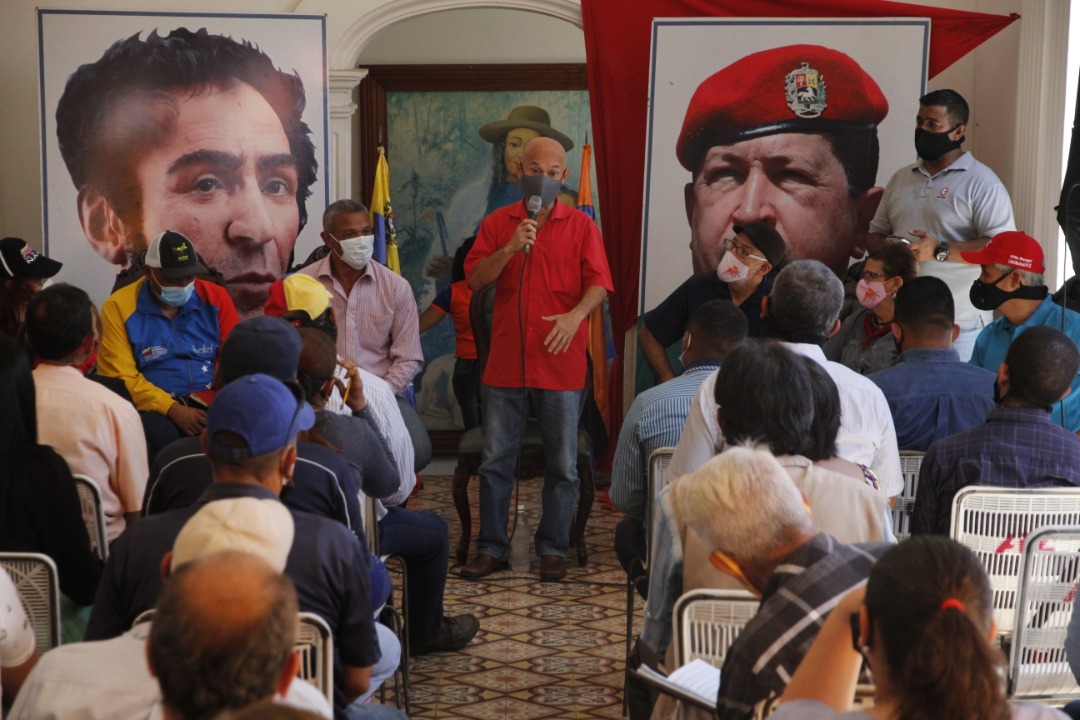 Gob_Cojedes's tweet photo. #AlDía📍 En la Escuela Alí Primera se realizó la instalación del Congreso Bicentenario de los Pueblos, Capitulo Profesionales, Técnicos e Intelectuales, dónde 70 personas debatieron las propuestas que permitirán avanzar, reunificar y fortalecer este importante sector. https://t.co/qcitiqEpgx
