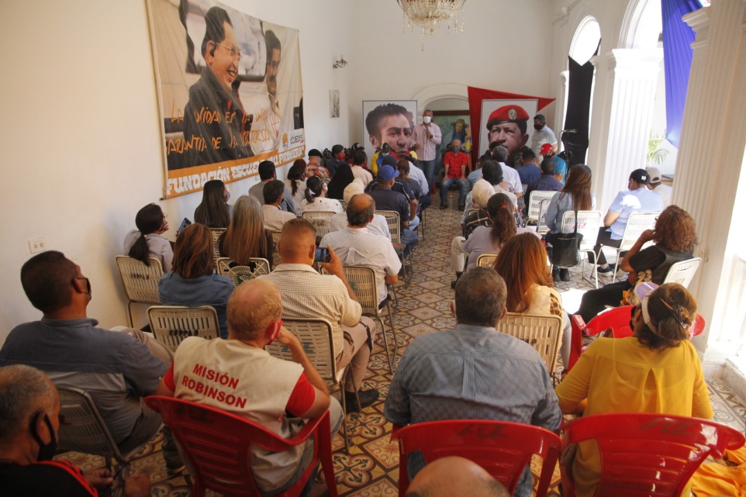 Gob_Cojedes's tweet photo. #AlDía📍 En la Escuela Alí Primera se realizó la instalación del Congreso Bicentenario de los Pueblos, Capitulo Profesionales, Técnicos e Intelectuales, dónde 70 personas debatieron las propuestas que permitirán avanzar, reunificar y fortalecer este importante sector. https://t.co/qcitiqEpgx