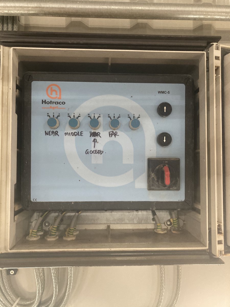 _PrecisionClean's tweet image. Put a smile on my face today after spotting this, although I think patience was running thin for our customer by the time he got to the second switch 😂