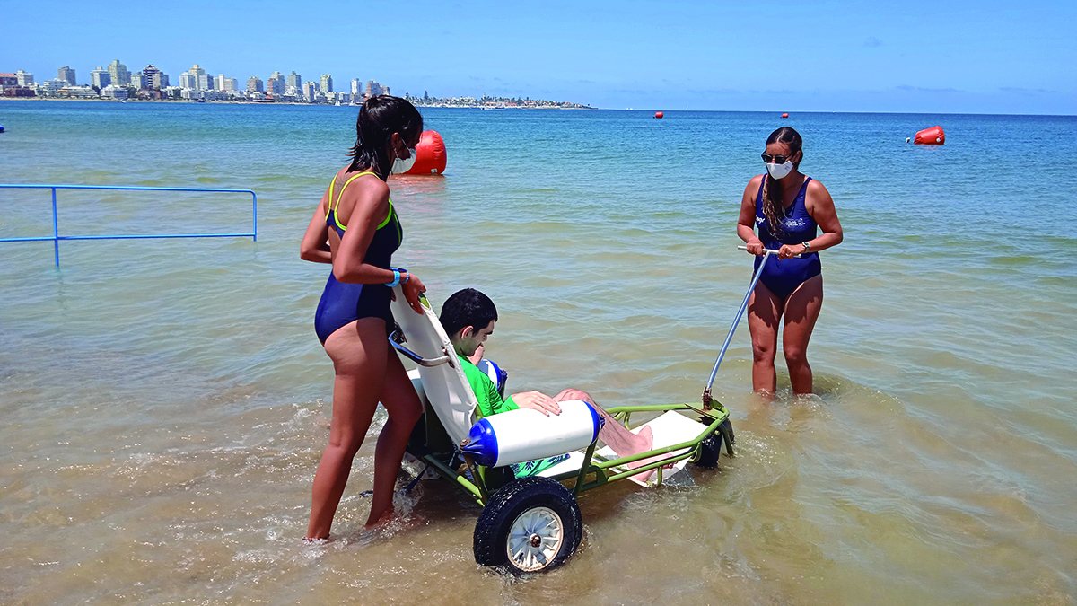 Adaptándose tanto a la atención especial para dar verdadera accesibilidad universal a los usuarios locales y visitantes, como para preservar la seguridad de todos respetando los protocolos de sanidad en vigencia, continúa funcionando el Programa

quehacemoshoy.com.uy/programa-playa…