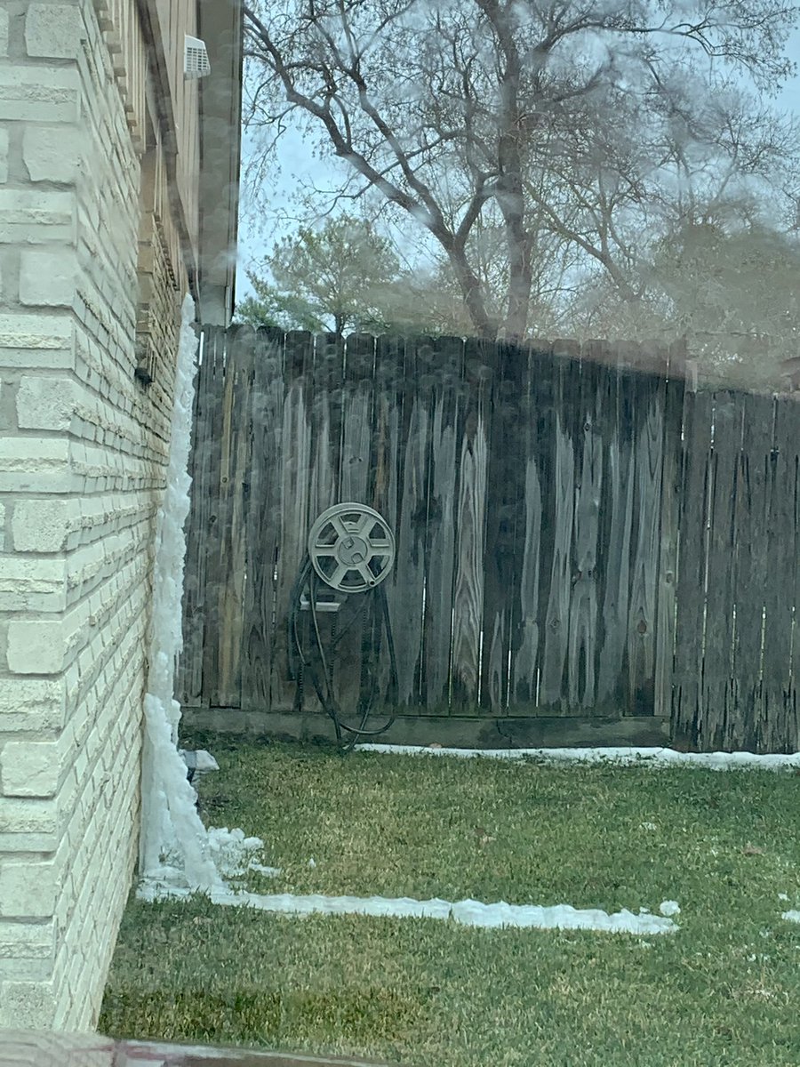 EmotionalAccord's tweet photo. @lookner In the car warming up going on a fourth round without power. This tome we are at the 5 hour mark. A transformer blew so may be a while. Here is a pic of one of the busted pipes we had in the home. Thank you Luis at Your Plumber in Cypress for fixing both the leaks fast https://t.co/5lKiLIIFNZ