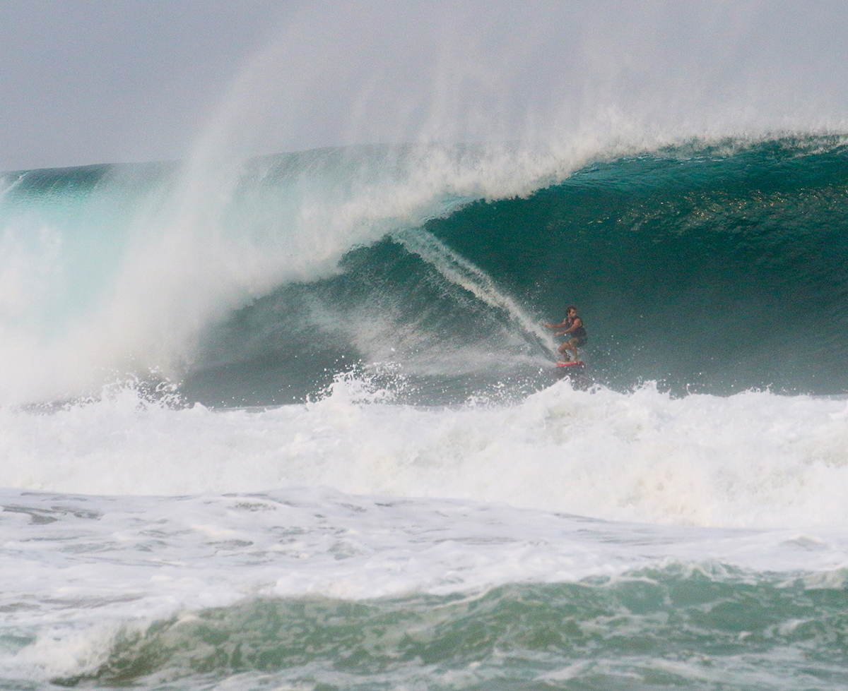 “Sueños Grandes” es una autobiografía que muestra 7 años de la vida de Juan Miguel Bonner quien, impulsado por su amor a la naturaleza y la amistad, logró su anhelo de convertirse en surfista de olas grandes.

quehacemoshoy.com.uy/suenos-grandes…