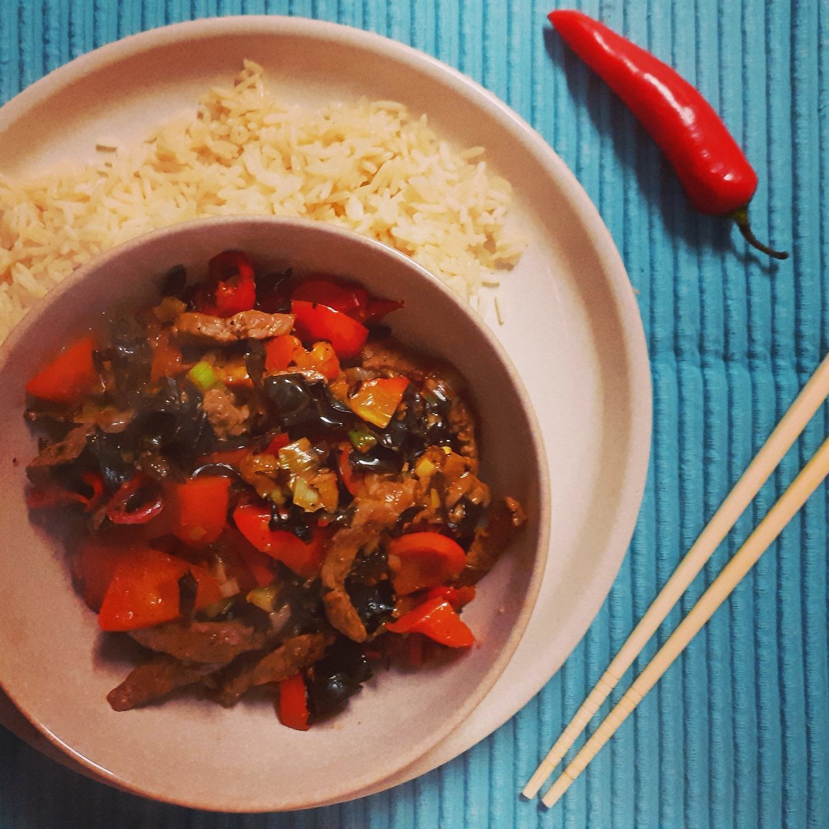 heidispidey's tweet photo. Thai style Chilli Beef thanks to the legend Ken Hom Best dish I've cooked in ages @SaturdayKitchen https://t.co/dLaYyiNUY6