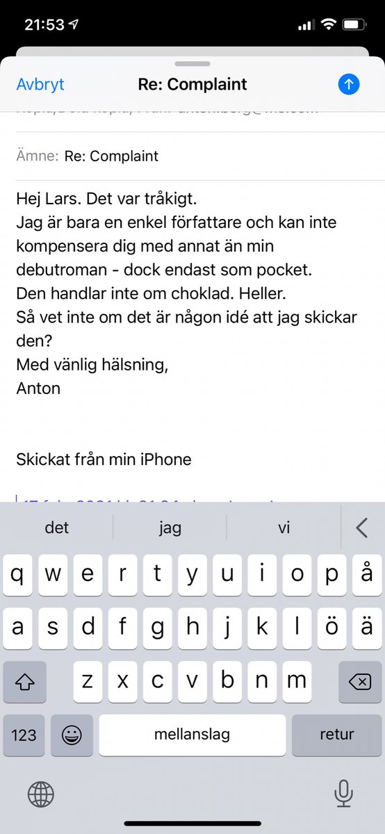 anton_berg's tweet photo. Nu är det Lars som blivit snuvad på konfekten. Man lider ju med honom. Men jag gör det lilla jag kan. Även denna gång. #antonberg vs #anthonberg https://t.co/ryg2Jt9Sdo