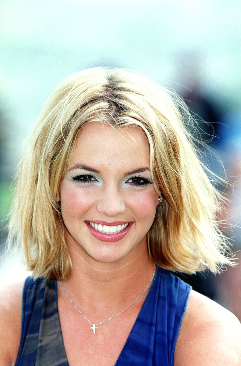 lizzie_iveson's tweet photo. Everyone needs to watch #FramingBritneySpears immediately. In absolute shock - what a total injustice she’s had and dealt with, all in the name of ‘entertainment’. Absolutely messed up. https://t.co/ARVDjDCx1w