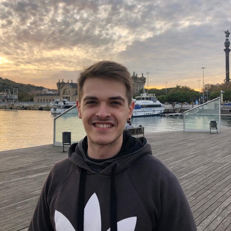 Programaci20211's tweet image. 💁♂️🙋♂️😋El es Damià Oliver, 21 años, y viene de Mallorca.
✅Disciplinado, enérgico y optimista.
Basketlover🏀❤️, pero cambió su rumbo hacia el mundo del entrenamiento físico.🏋️♂️
Sector el cual requiere de mucha...PROGRAMACIÓN!📆🗒️
#PEAFE_2021