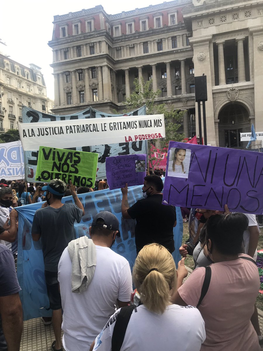 Thousands are gathered outside the Supreme Court of Argentina, and courthouses across the country, demanding justice for Úrsula Bahillo and all the women killed every year here. #NiUnaMenos