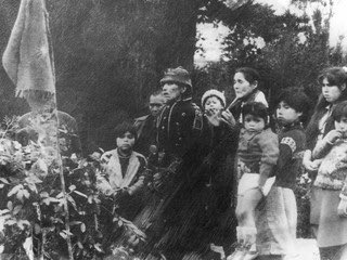 verdecercatv's tweet photo. Mañana jueves a las 18:00 horas en Facebook live de @MuseoAncud el conservatorio “Pueblos originarios de Chiloé” estará dedicado a los documentales difundidos este mes y a ese Chiloé indígena tan desconocido.  

https://t.co/Wzzvf0VWxS

#pueblos #chiloé #documentales #originarios https://t.co/ArVdrA4cA9