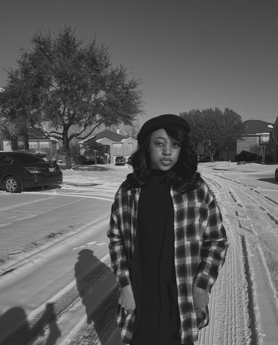 ariellanyce's tweet photo. cause it’s snow in texas. https://t.co/k3oK3dlA84