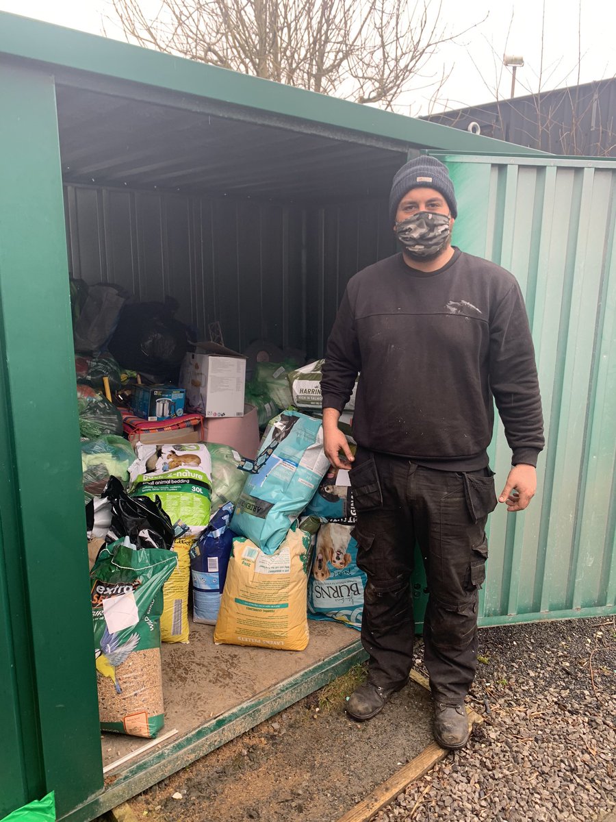 Great to be out delivering with our sister company LRA Tyre Fitting Services, delivering food and care products to <a href="/LlysNini/">Llys Nini</a> Penllegaer, Swansea today. All supplied by <a href="/amazon/">Amazon</a> DSA1