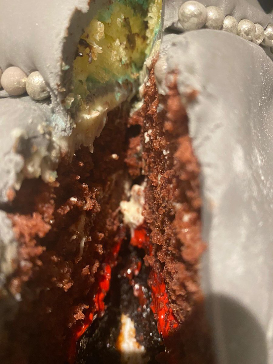 trisha51544580's tweet photo. @PATCarletonHigh Elleanne’s brave attempt at the Eiffel Tower. Four flavours of lemon, vanilla, red velvet and chocolate. Also with the three colours of the french flag- red, white and blue. https://t.co/ATxhusWsif