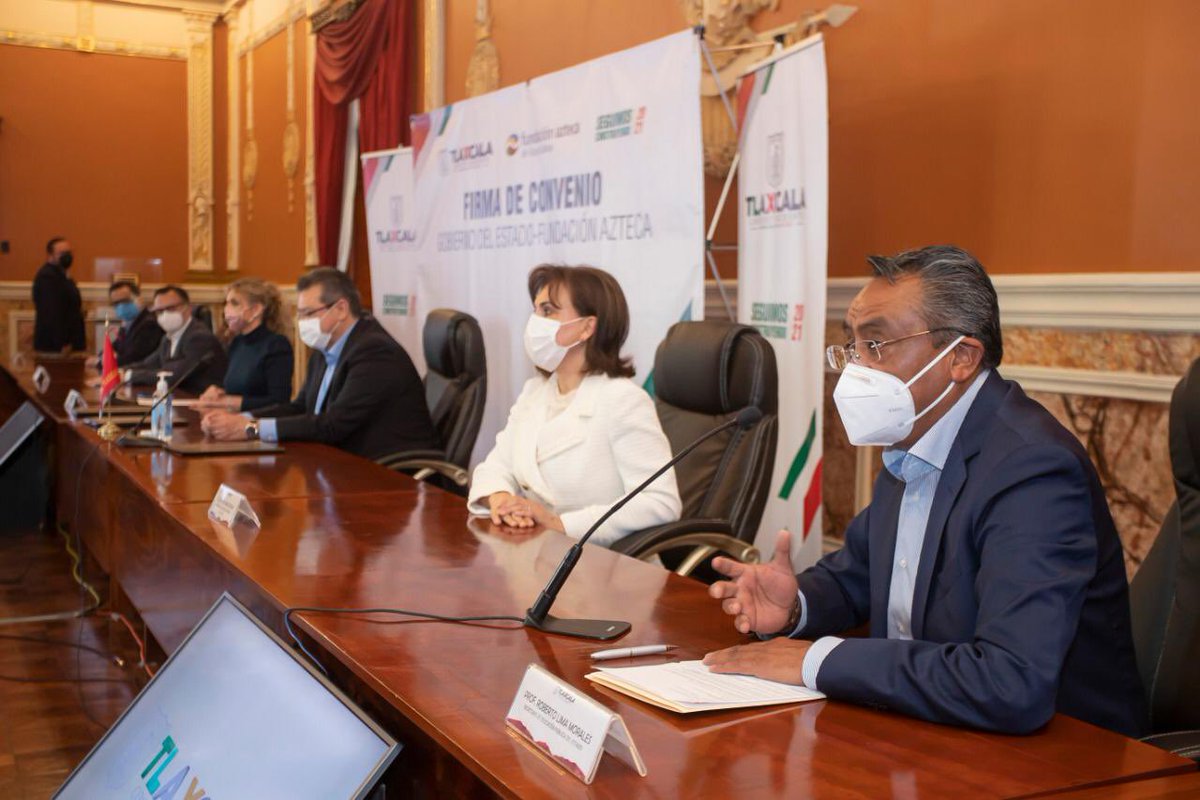 robertolimamor's tweet photo. Acompañé al Gobernador @MarcoAMena a la firma de Convenio con @FundacionAzteca, el cual viene a afianzar el liderazgo educativo que ha consolidado el @GobTlaxcala https://t.co/wvQyRdixna