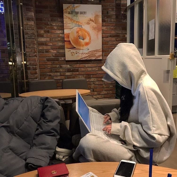 PR4DA4NGEL's tweet photo. snowy study days https://t.co/TGwSpwdEyl