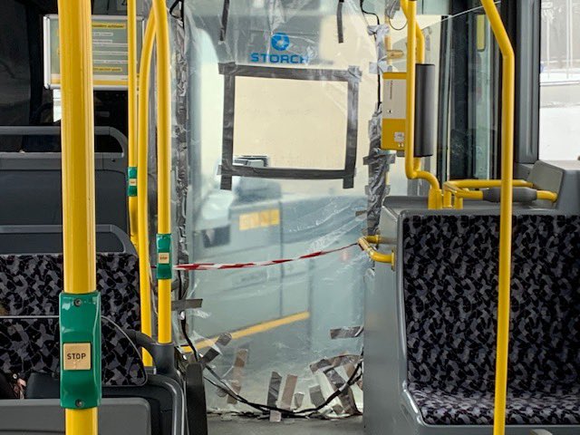 anjasilky's tweet photo. @BVG_Kampagne Pandemie,Abstandsgebot u.BVG sperrt mit Flatterbändern vordere Sitze im Bus ab u.verringert dadurch den Fahrgastraum:Fahrgäste müssen näher zusammenrücken,vordere Sitzplätze fallen weg obwohl in vielen Bussen große Sicherheitsscheiben neben Busfahrer eingebaut sind https://t.co/uq8pUwBOQO