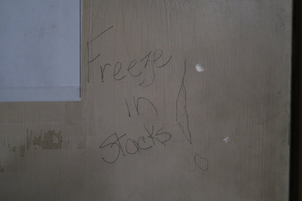 CPPHistMedLib's tweet photo. The #stacks are covered with writing from past staff and Fellows. Over the next few posts, we'll highlight some of this #stacksgraffiti. This lamentation of the #cold stacks temperature feels appropriate in anticipation of #snow and #ice tomorrow. #stackstour https://t.co/3t0Dgwa2Ie