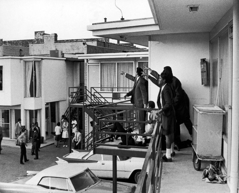 On 4 April 1968, Louw was on the road in Memphis with Dr Martin Luther King Jr. for a public television documentary he was working on. He was resting 3 rooms away from MLK’s motel room when a loud noise jolted him. He rushed outside to find Dr. King’s body on the balcony. (3/6)