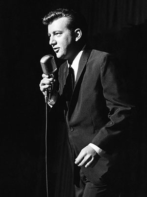 bobby_darin2's tweet photo. "Good evening ladies and gentlemen. Welcome to the beautiful DI..."
Bobby Darin Live! at the Desert Inn
#bobbydarin #lasvegas #desertinn #headliner #onstagepowerhouse #aceperformer #topsinentertainment #multidemensional https://t.co/KQuHHsCPPB