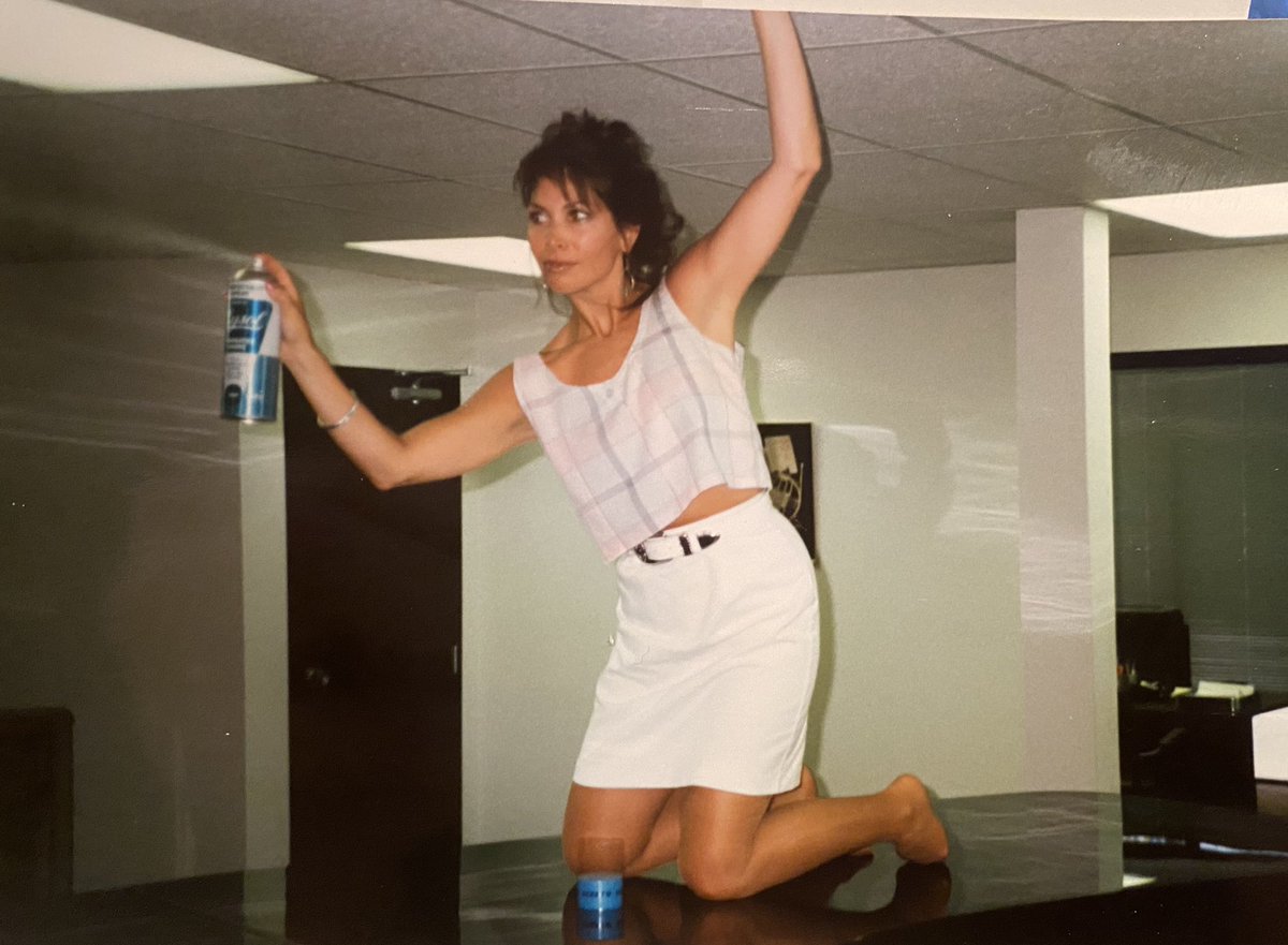SarahBaska's tweet photo. uhhh what the FUCK this was my MOM when she was MY AGE ???? LIKE ARE YOU KIDDING ME. BARB WAS SUCH A BADDIE ?????????? https://t.co/2nmsA1f1cj